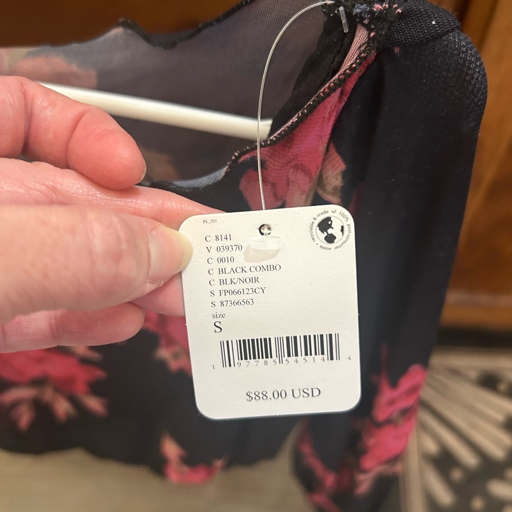 NWT Free People Red Rose Floral Bodysuit Size Small Snap gusset thong style - Picture 8 of 14